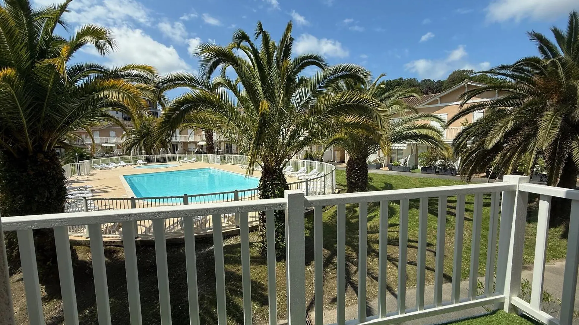 Duplex Residence Avec Piscine Sur Anglet France